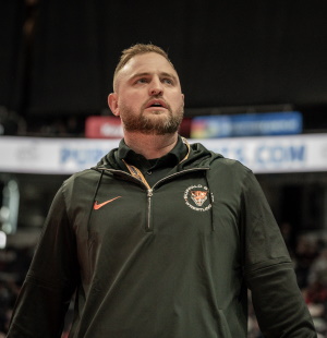 HEAD WOMEN'S COACH STEPHEN HART